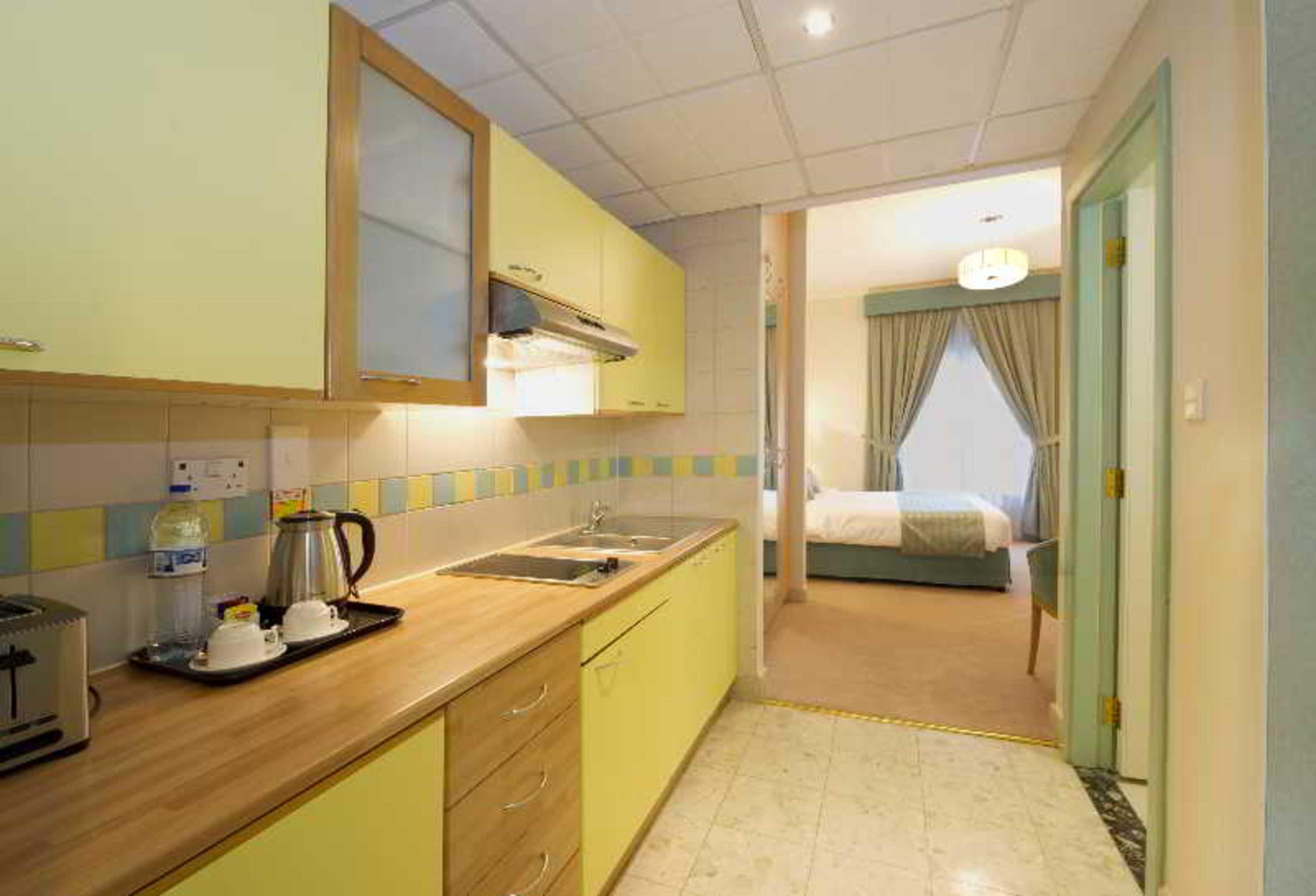 Апарт-готель Al Bustan Centre & 4*