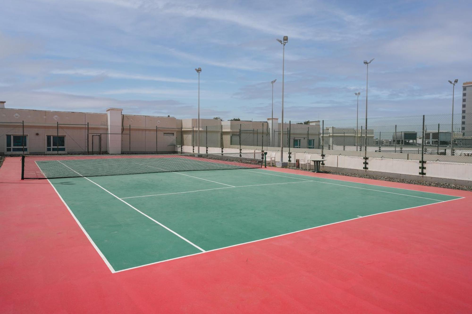 Al Bustan Centre & Апарт-готель 4*
